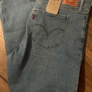 Levi's Women's Classic Blue Straight Jeans